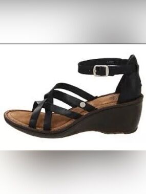 Ugg wedges size 9 leather